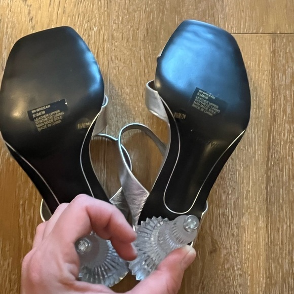 NWOT Imagine Vince Camuto Breean sandal Platinum heel - Picture 8 of 8